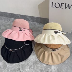 【AT1693】【CHANELシャネル】2024年新作のブラックビニール編み漁師帽には防塵袋が付属しています。大きなつばでコーディネートしやすく、目を閉じても手に入る一着です。