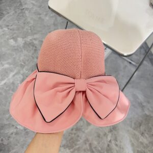 【AT1693】【CHANELシャネル】2024年新作のブラックビニール編み漁師帽には防塵袋が付属しています。大きなつばでコーディネートしやすく、目を閉じても手に入る一着です。