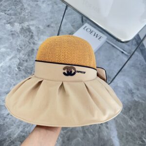 【AT1694】💛防塵バッグ付き【CHANELシャネル】2024年の新作ブラックジェリーウィーブ漁帽、大きなつばでとてもアクセントが効いており、目を閉じても手に取りたくなる一品です。