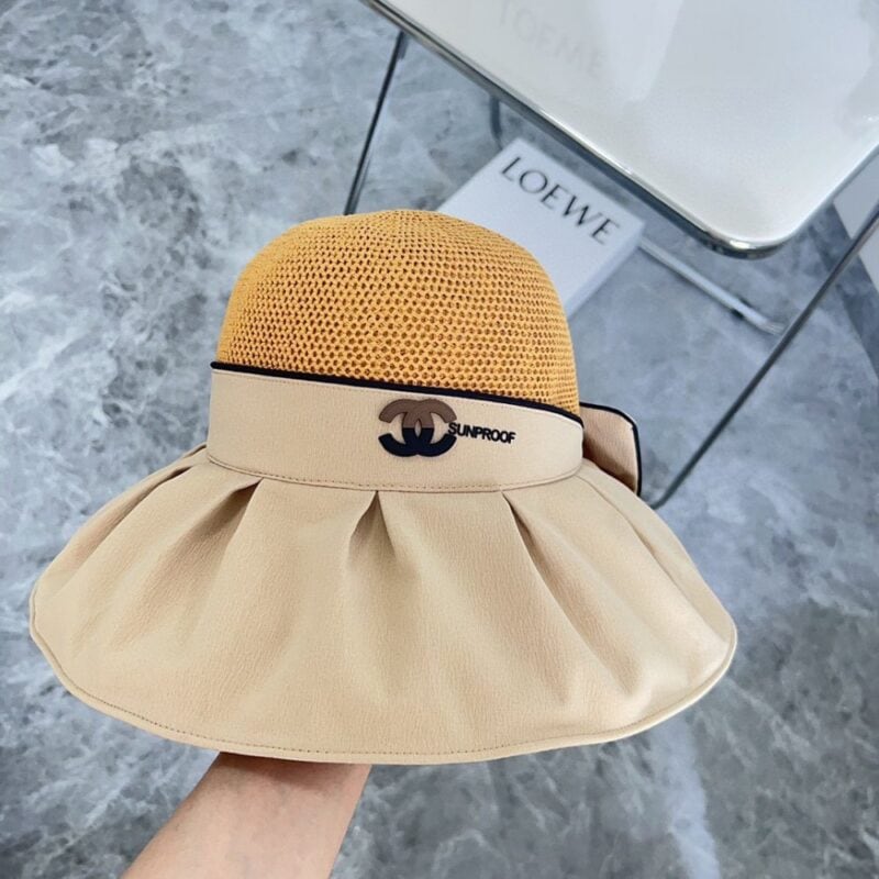 【AT1694】💛防塵バッグ付き【CHANELシャネル】2024年の新作ブラックジェリーウィーブ漁帽、大きなつばでとてもアクセントが効いており、目を閉じても手に取りたくなる一品です。