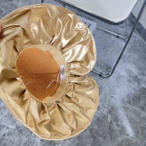 【AT1694】💛防塵バッグ付き【CHANELシャネル】2024年の新作ブラックジェリーウィーブ漁帽、大きなつばでとてもアクセントが効いており、目を閉じても手に取りたくなる一品です。