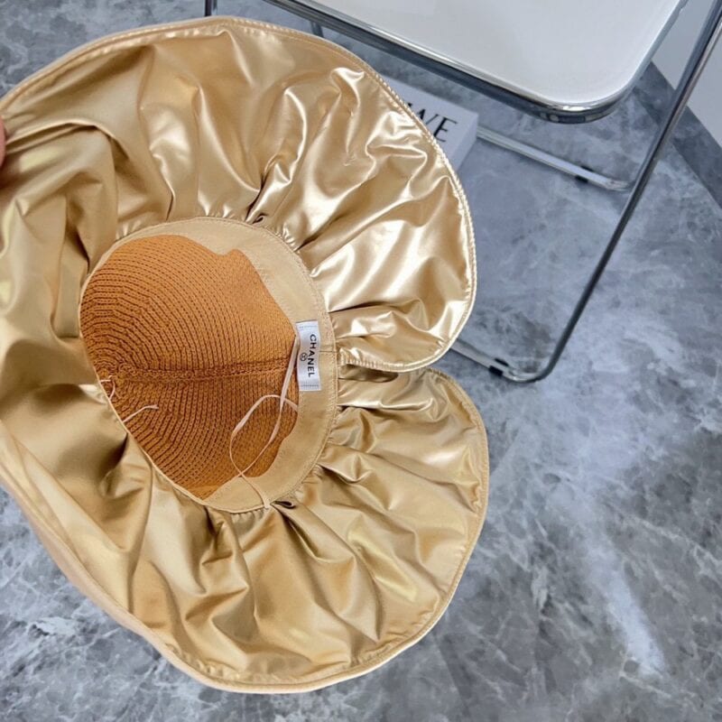 【AT1694】💛防塵バッグ付き【CHANELシャネル】2024年の新作ブラックジェリーウィーブ漁帽、大きなつばでとてもアクセントが効いており、目を閉じても手に取りたくなる一品です。