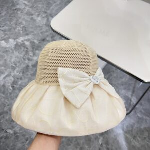 【AT1696】💛防塵袋付き【CHANELシャネル】2024新作 ワイドつば 折りたたみ可能な日よけフィッシャーハット ～ シンプルで洗練された🔅シャネル風の日よけ効果抜群、自由に折りたたんでも形が崩れない