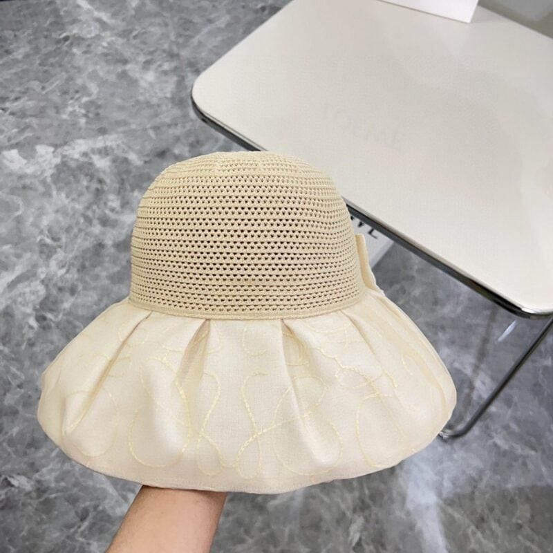 【AT1696】💛防塵袋付き【CHANELシャネル】2024新作 ワイドつば 折りたたみ可能な日よけフィッシャーハット ～ シンプルで洗練された🔅シャネル風の日よけ効果抜群、自由に折りたたんでも形が崩れない