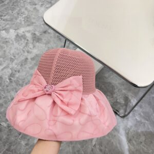 【AT1697】CHANEL（シャネル）の2024新作の大きなつばと折りたたみ式の日よけフィッシャーハット~シンプルで洗練された🔅小香風の日よけ効果は抜群で、適当に折りたたんでも形が崩れません。