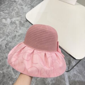 【AT1697】CHANEL（シャネル）の2024新作の大きなつばと折りたたみ式の日よけフィッシャーハット~シンプルで洗練された🔅小香風の日よけ効果は抜群で、適当に折りたたんでも形が崩れません。