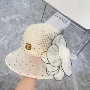 【AT1700】シャネル（Chanel）の2024年の新作オーガンザドット柄のリゾートスタイルのペンハット、ストリートや旅行用の一品。