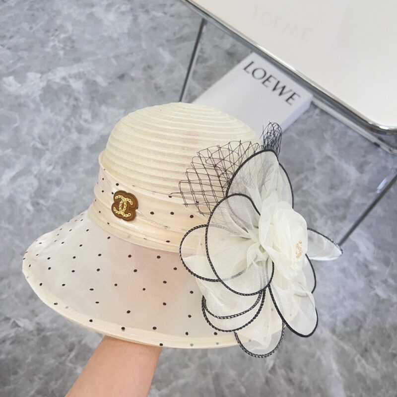 【AT1700】シャネル（Chanel）の2024年の新作オーガンザドット柄のリゾートスタイルのペンハット、ストリートや旅行用の一品。