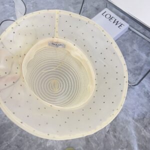 【AT1700】シャネル（Chanel）の2024年の新作オーガンザドット柄のリゾートスタイルのペンハット、ストリートや旅行用の一品。