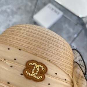 【AT1702】シャネルの2024年の新作ヨーロッパ風のドット柄リゾート帽子、ストリートや旅行にぴったりのアイテム。防塵袋付き。