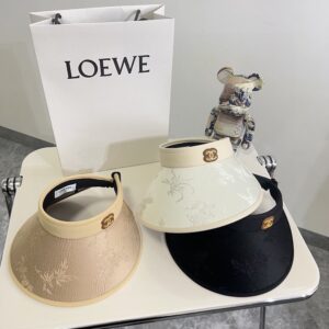 【AT1712】💛 ダストバッグ付き【CHANELシャネル】2024年夏の新作シャネルハット、ブランド品の出荷、超便利！合わせやすい！外出必須 アこの翻訳結果を示す余分なテキストは不要です。