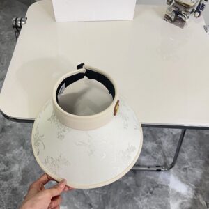 【AT1712】💛 ダストバッグ付き【CHANELシャネル】2024年夏の新作シャネルハット、ブランド品の出荷、超便利！合わせやすい！外出必須 アこの翻訳結果を示す余分なテキストは不要です。
