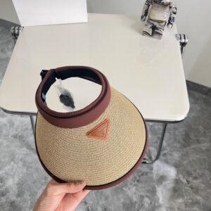 【AT1720】PRADA（プラダ）2024年の夏の新作、カラーブロックの高品質な編み込み素材のサンハットが登場しました。男女兼用で、日差しや紫外線からお肌を守ります。