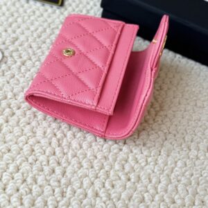 【AT1744】最もクラシックなカードケース、コインケース、シャネルのクラシックフラップカードホルダー。キャビアスキン、カードケースとコインケースが一体化されており、裏側にポケットが付いています。