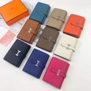 【AT1758】エルメスのベアンウォレットは、エプソムカーフスキンのミニ財布です。