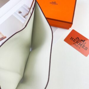 【AT1759】Epsomカーフスキンのミニウォレット「Hermes Bearn wallet」