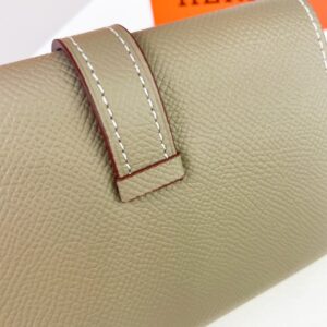 【AT1761】エルメスのベアンウォレットは、エプソムレザーで作られたミニ財布です。