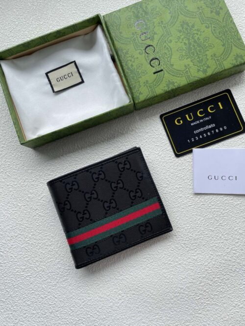 【AT1821】GUCCIの最新のヒット商品、プリント入りの短財布がオフィシャルサイトで同時に登場中🔥手作りの細部までこだわった逸品🔥