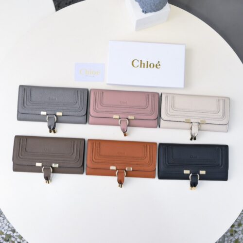 【AT1835】ChloeブランドのクラシックなMarcieウォレット、ヴィンテージ金具とスエードタッセル付き