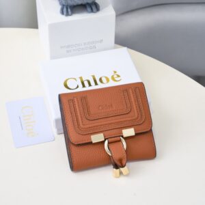 【AT1837】ChloeブランドのクラシックMarcie財布、ヴィンテージ金具とタッセルチャーム