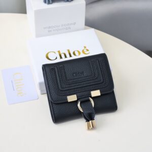 【AT1837】ChloeブランドのクラシックMarcie財布、ヴィンテージ金具とタッセルチャーム