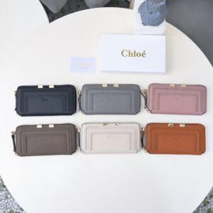 【AT1838】ChloeブランドのクラシックなMarcie財布、レトロ金具とスエードタッセル。