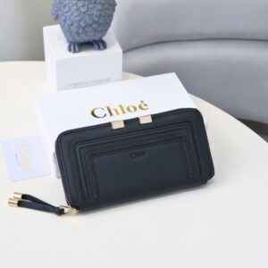 【AT1838】ChloeブランドのクラシックなMarcie財布、レトロ金具とスエードタッセル。