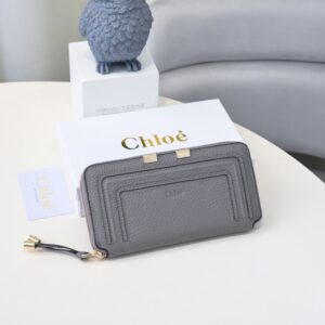 【AT1838】ChloeブランドのクラシックなMarcie財布、レトロ金具とスエードタッセル。