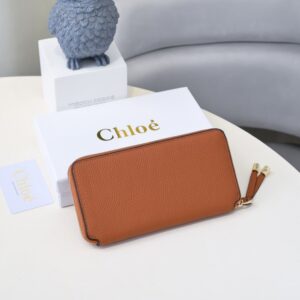 【AT1838】ChloeブランドのクラシックなMarcie財布、レトロ金具とスエードタッセル。
