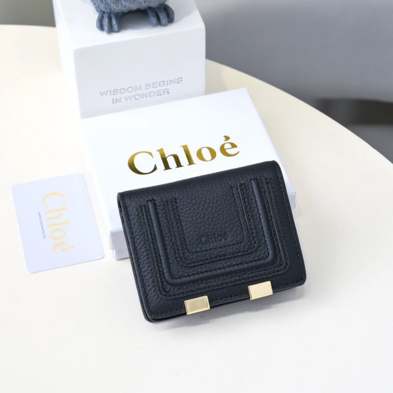 【AT1840】ChloeのクラシックMarcie財布、レトロな金具とスエードフリンジディテール