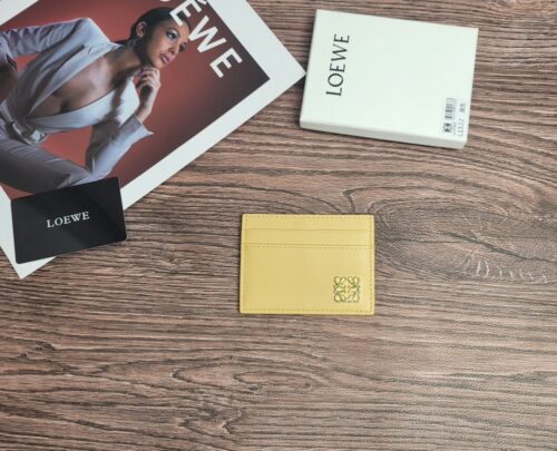 【AT1843】LOEWEの美しいアナグラム シェーンカードホルダーが3色。