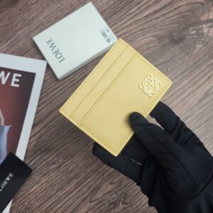 【AT1843】LOEWEの美しいアナグラム シェーンカードホルダーが3色。