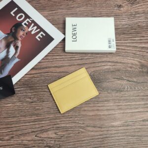 【AT1843】LOEWEの美しいアナグラム シェーンカードホルダーが3色。