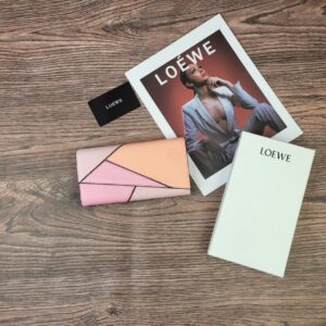 【AT1850】LOEWE（ロエベ）のパズル長財布