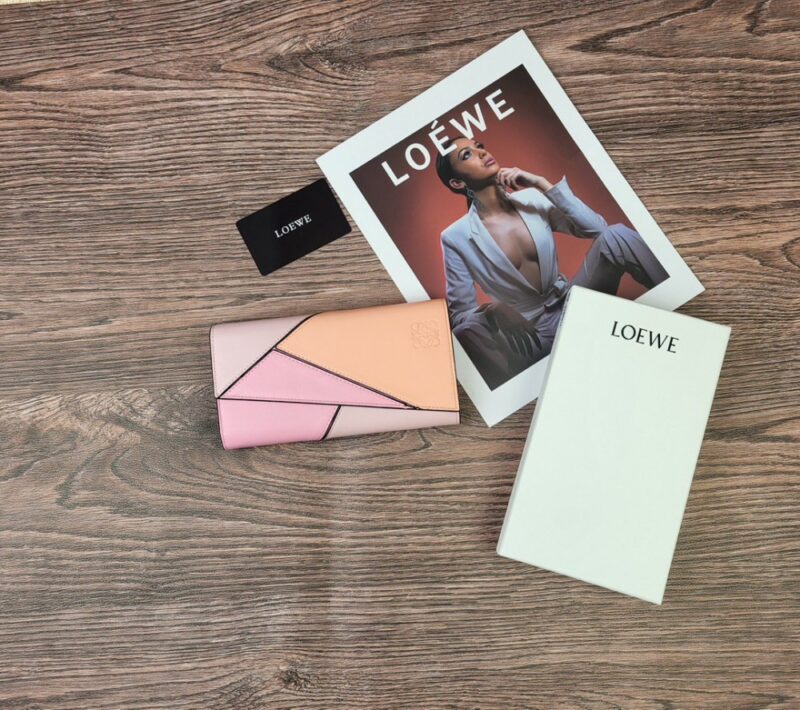 【AT1850】LOEWE（ロエベ）のパズル長財布