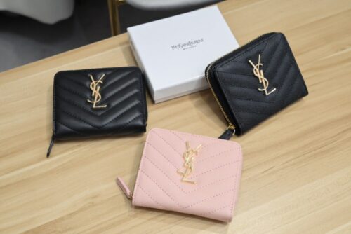 【AT1888】YSLサンローランのコンパクトなジップアラウンドウォレット、カサンドラ。