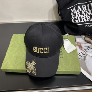 【AT2048】Gucci コラボキャップ♥️GUCCI🧢公式サイトの新商品、野球キャップ、オリジナル品質が熱い登場🔥🎩 手作りが非常に精巧で高級感があります！控えめな贅沢さ、持ち運びに便利！