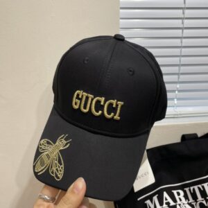 【AT2048】Gucci コラボキャップ♥️GUCCI🧢公式サイトの新商品、野球キャップ、オリジナル品質が熱い登場🔥🎩 手作りが非常に精巧で高級感があります！控えめな贅沢さ、持ち運びに便利！