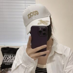 【AT2049】Gucci コラボキャップ♥️GUCCI🧢公式サイトの新作、ベースボールキャップ、オリジナル品質が大人気登場🔥🎩 精巧な加工、高級で洗練されたデザイン！控えめな贅沢さ、持ち運びに便利！