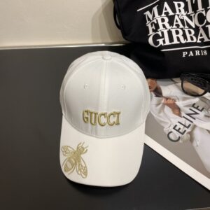 【AT2049】Gucci コラボキャップ♥️GUCCI🧢公式サイトの新作、ベースボールキャップ、オリジナル品質が大人気登場🔥🎩 精巧な加工、高級で洗練されたデザイン！控えめな贅沢さ、持ち運びに便利！