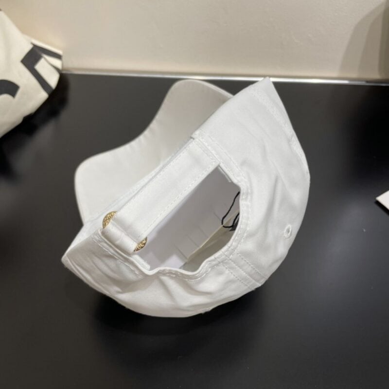 【AT2049】Gucci コラボキャップ♥️GUCCI🧢公式サイトの新作、ベースボールキャップ、オリジナル品質が大人気登場🔥🎩 精巧な加工、高級で洗練されたデザイン！控えめな贅沢さ、持ち運びに便利！