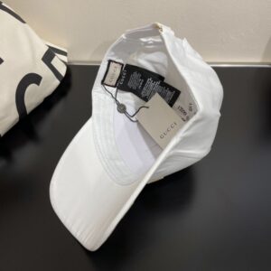 【AT2049】Gucci コラボキャップ♥️GUCCI🧢公式サイトの新作、ベースボールキャップ、オリジナル品質が大人気登場🔥🎩 精巧な加工、高級で洗練されたデザイン！控えめな贅沢さ、持ち運びに便利！
