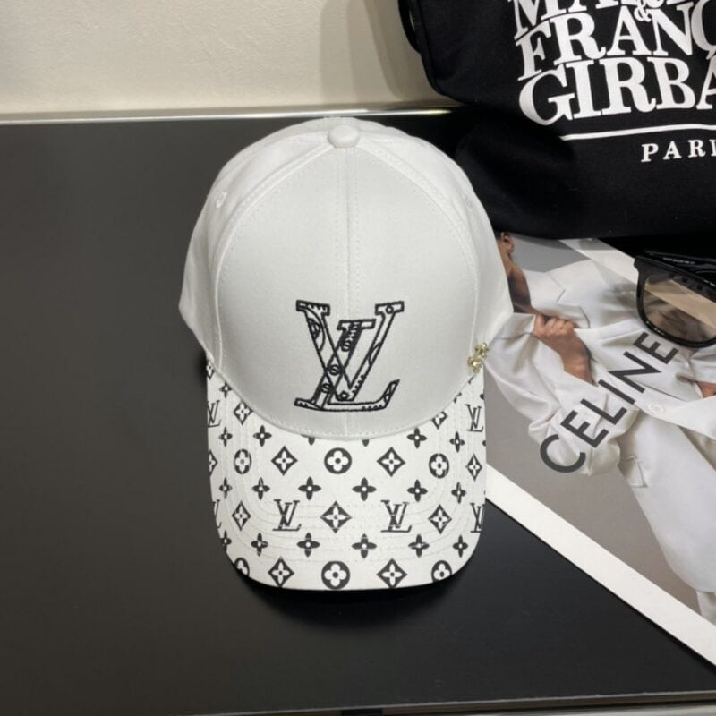 【AT2050】Louis Vuitton ルイ・ヴィトンのベースボールキャップ✨新しいLVベースボールキャップ、重労働で作られた♥完璧な刺繍、高級で上品、マストアイテム🤗男女兼用！