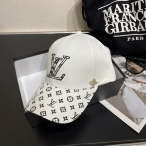 【AT2050】Louis Vuitton ルイ・ヴィトンのベースボールキャップ✨新しいLVベースボールキャップ、重労働で作られた♥完璧な刺繍、高級で上品、マストアイテム🤗男女兼用！