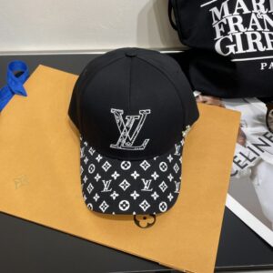 【AT2051】Louis Vuitton ルイ・ヴィトンの野球帽😍新しいLVの野球帽、丹念な仕事♥完璧な刺繍、ハイエンドで上品、万能アイテム🤗男女共用！