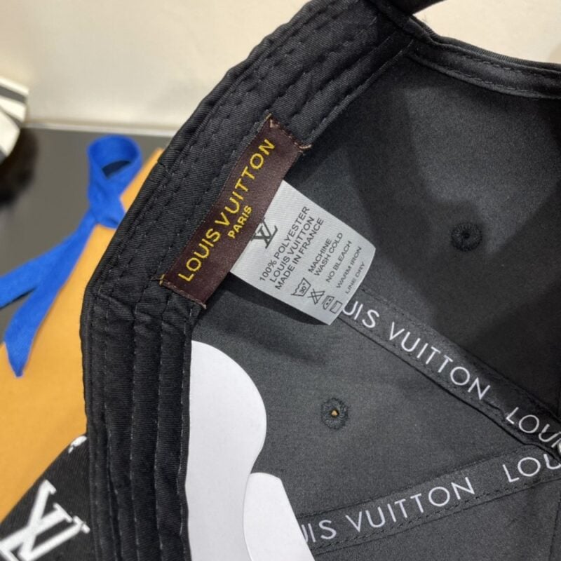 【AT2051】Louis Vuitton ルイ・ヴィトンの野球帽😍新しいLVの野球帽、丹念な仕事♥完璧な刺繍、ハイエンドで上品、万能アイテム🤗男女共用！