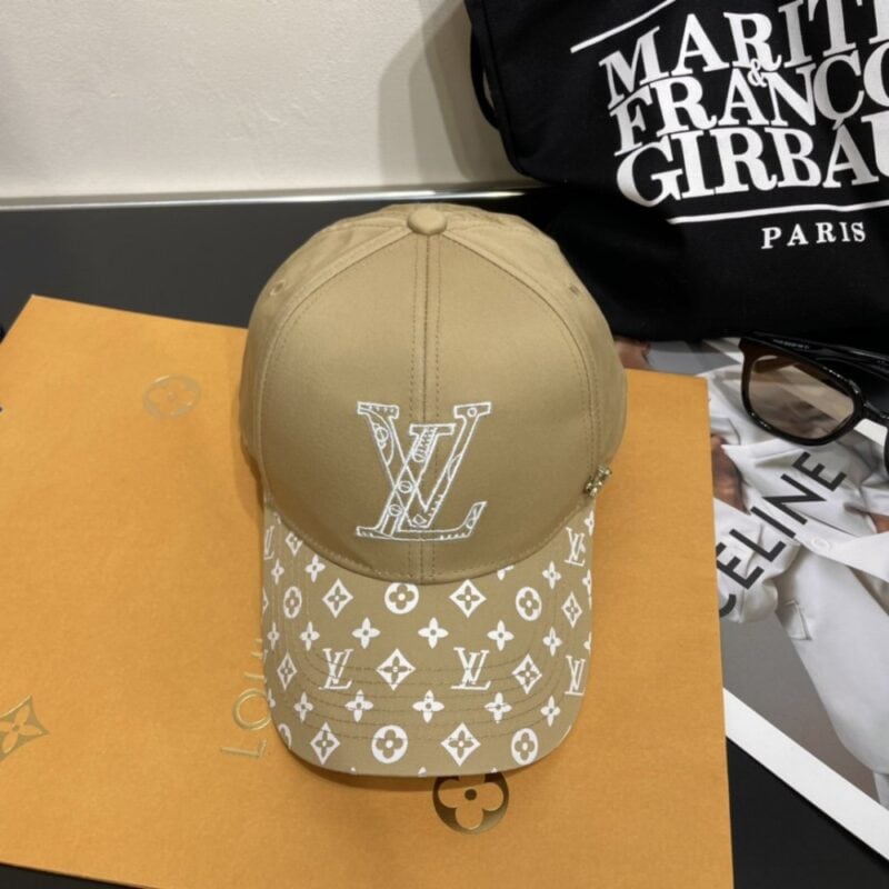 【AT2052】Louis Vuitton ルイヴィトンの野球帽、新デザイン♥高品質な刺繍、高級感があり、どんなコーディネートにも合います🤗男女兼用！