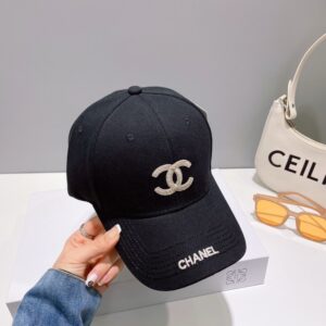 【AT2056】CHANELシャネルの新作のシンプルな刺繍ロゴのベースボールキャップ、新作が入荷しました、ブランド品のキャップはとても合わせやすく、お早めにお買い求めください！