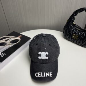 【AT2063】CELINEの新しいデニムベースボールキャップは防塵袋と一緒にご購入ください！街中での必需品で、とても合わせやすいです。早めに手に入れてください！
