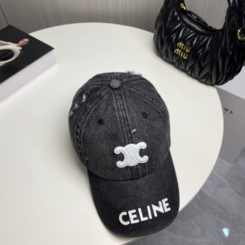 【AT2063】CELINEの新しいデニムベースボールキャップは防塵袋と一緒にご購入ください！街中での必需品で、とても合わせやすいです。早めに手に入れてください！